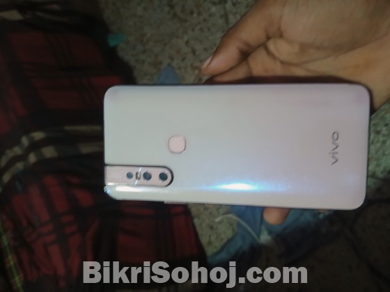 Vivo V15
